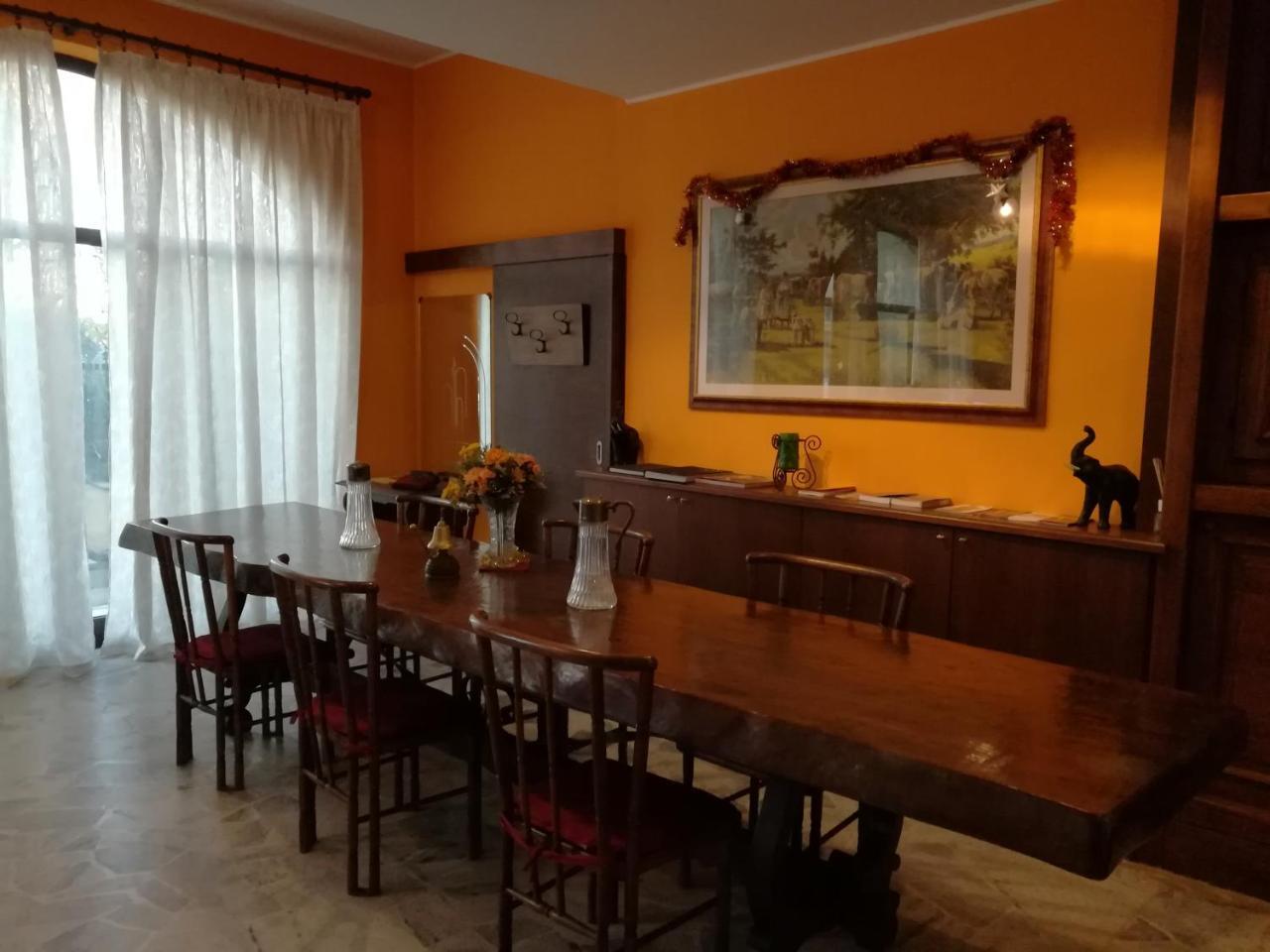Aer Hotel Malpensa Oleggio Buitenkant foto